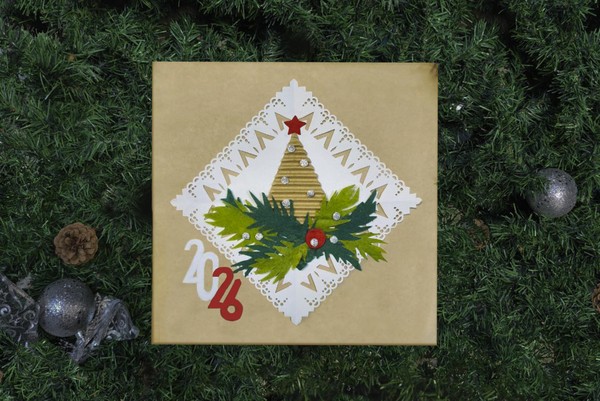 Мастер-класс «Оформление рождественской открытки элементами пухового платка»