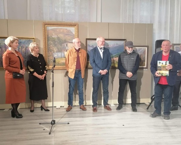 Выставка «Диалоги»