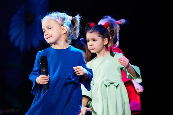 Концерт «К нам стучится Новый год»