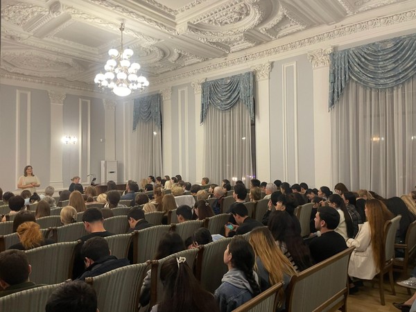 Концерт «На лирических струнах души, или Новогодний серпантин»