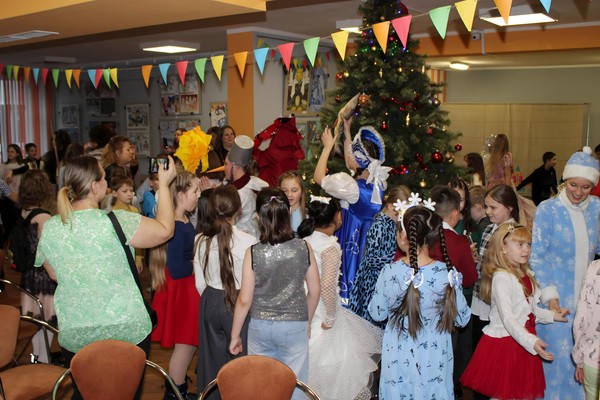 «Праздничный калейдоскоп»: программа новогодних мероприятий в библиотеке