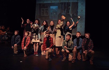 Новая сцена – детям. 15 старых чемоданов и одна страна