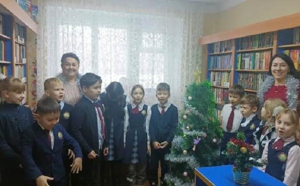 Литературный час «Новогодняя мозаика»