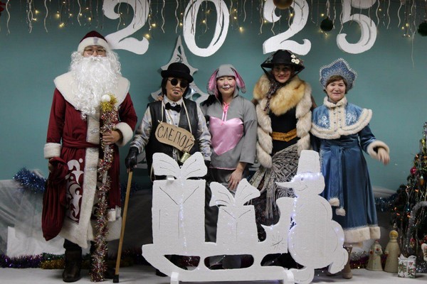 Игровая программа «Новогоднее конфетти»