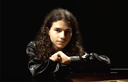 Новогодний гала-концерт лауреатов: Л. Чефанов, И. Чепкин, К. Шоломицкий