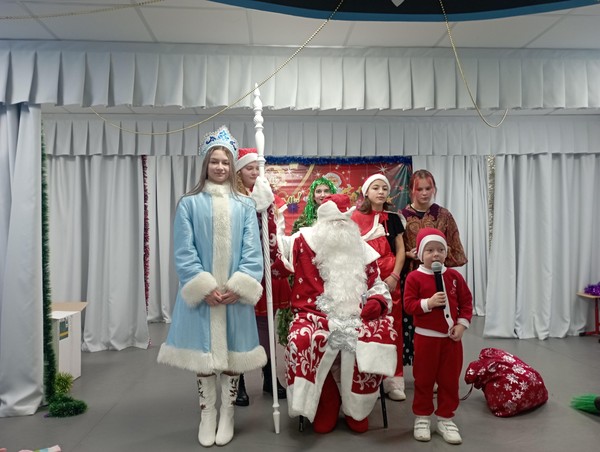 «Новогодний хоровод» игровое новогоднее представление