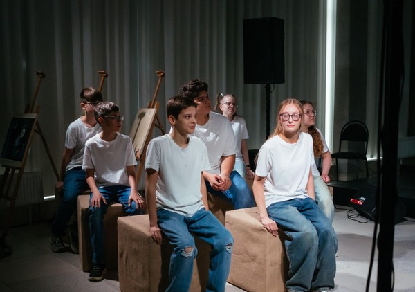 Представление «Новогодние приключения Алисы в Стране Чудес»