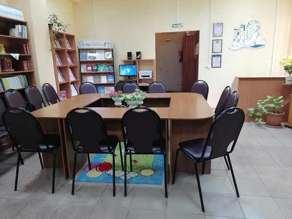 Праздник «Новый год шагает по планете»