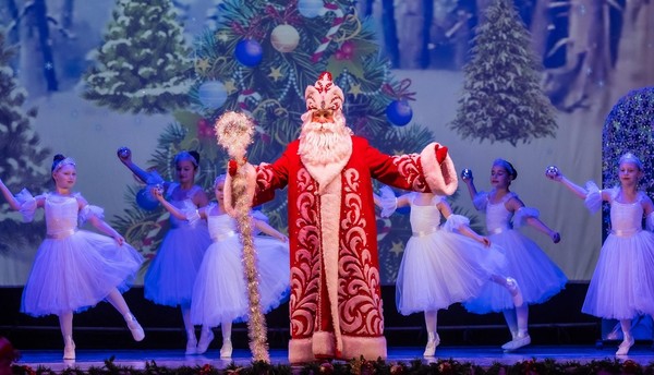 Театрализованное представление «Новогодние приключения Золушки и гнома Тиллибома»