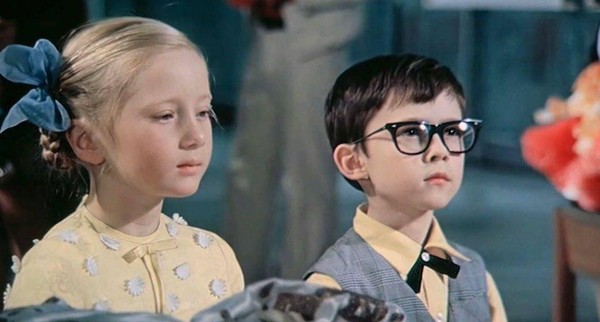 Спектакль «Новогодние приключения Маши и Вити»