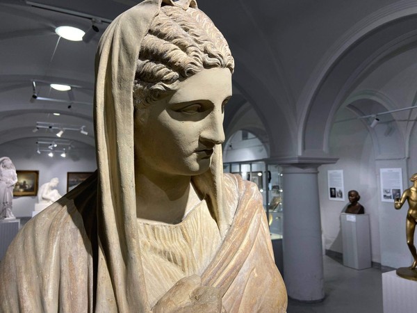 Программа «Легенда о любви»