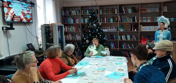 Новогодняя праздничная программа «Чудеса под Новый год»