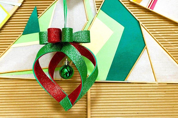 Мастер-класс «Создание новогодней игрушки в стиле конструктивизма»