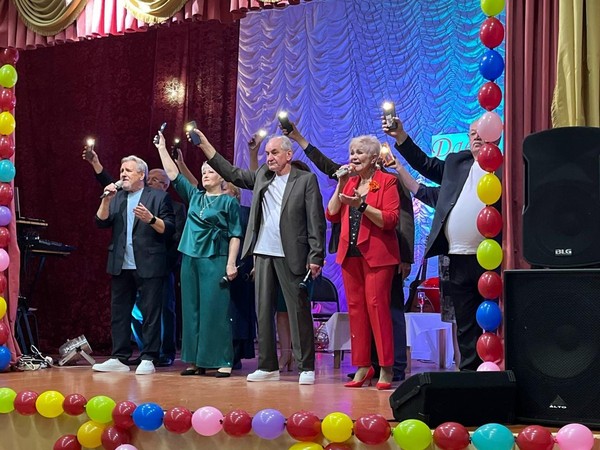 Новогодний танцевальный вечер «Счастья в Новый год!»