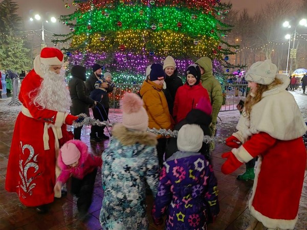 Праздничная программа «Открытие елки»