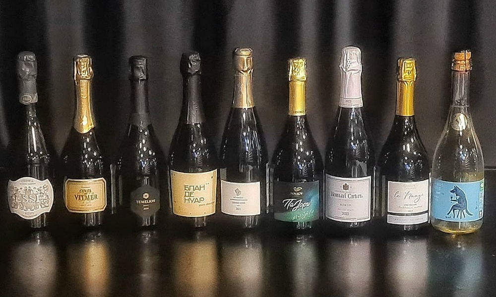 Ловим новогоднее настроение. Премиальные игристые России - 2025