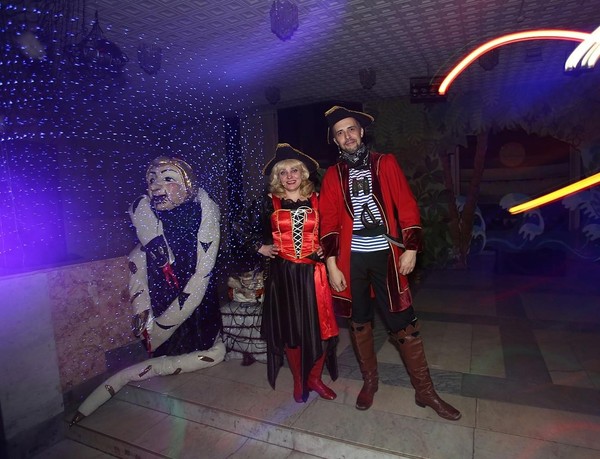 Новогодняя программа «Там на неведомых дорожках»