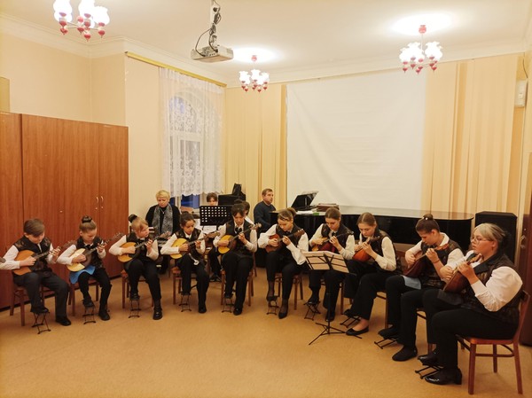 «Звонких струн звучание»