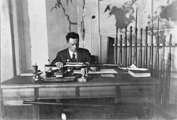 Тематическая беседа «Советский конструктор Сергей Симонов»