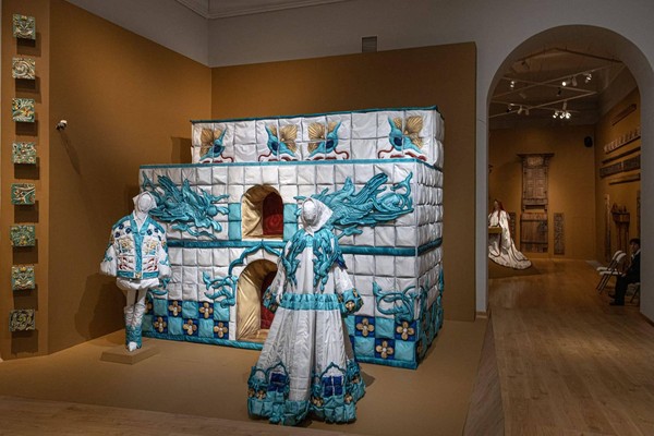 Экскурсия по выставке «Сны Алены»