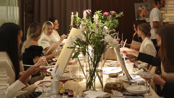 Арт-вечер Painty со свечами и игристым с видом на Театр им. Андрея Миронова