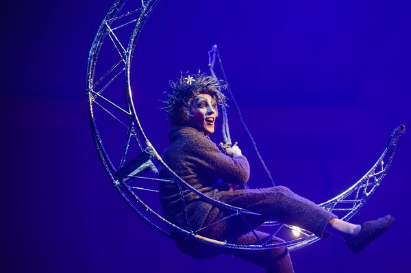 Новогодняя сказка для Ёжика с оркестром