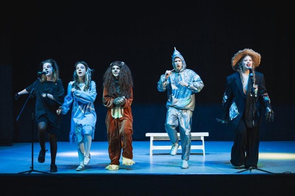 Спектакль «Волшебник Изумрудного города»