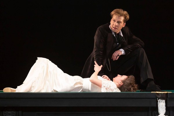 Спектакль «Красавец мужчина»