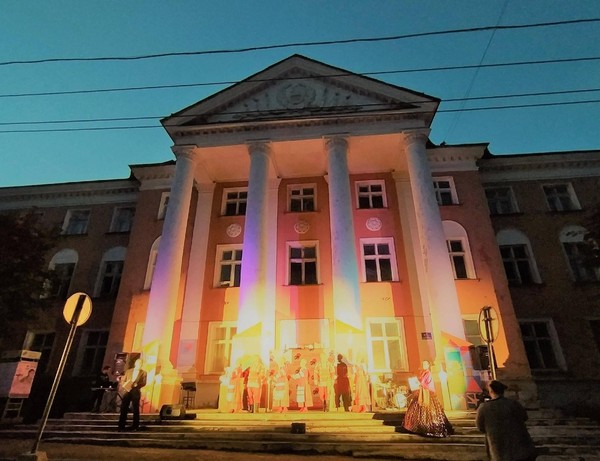 Спектакль «Алиса в Стране чудес»