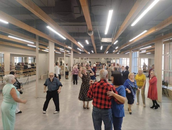 Танцевальный вечер в клубе ветеранов «Родник»