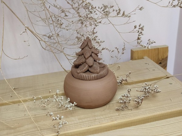 Мастер-класс по гончарному делу Шкатулка «Елочка»