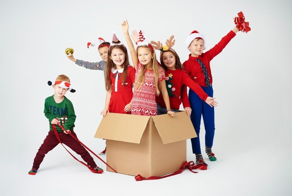 Новогоднее представление «Если елка огнями цветет, это значит пришел новый год»