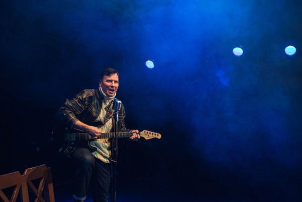 Театральная программа «Новогодний серпантин. На том же месте, в тот же час...»