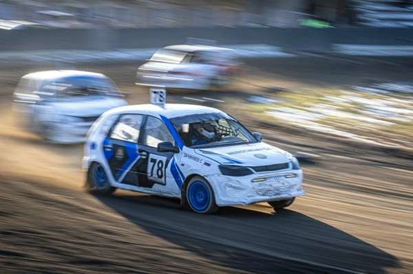 Автомобильное ледовое шоу «Трек-400». Ледовая гонка