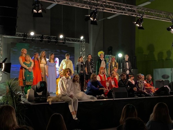 Новогодняя сказка «Как Иван к Деду Морозу ходил»