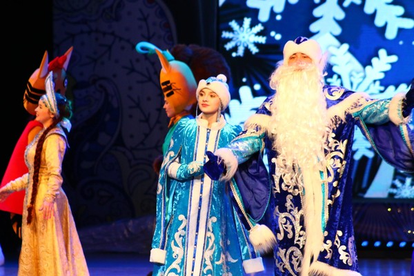 Новогоднее представление «Секреты звездного шоу»