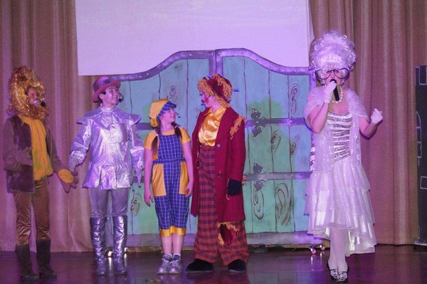 Спектакль «Новогодние приключения Элли и ее друзей»