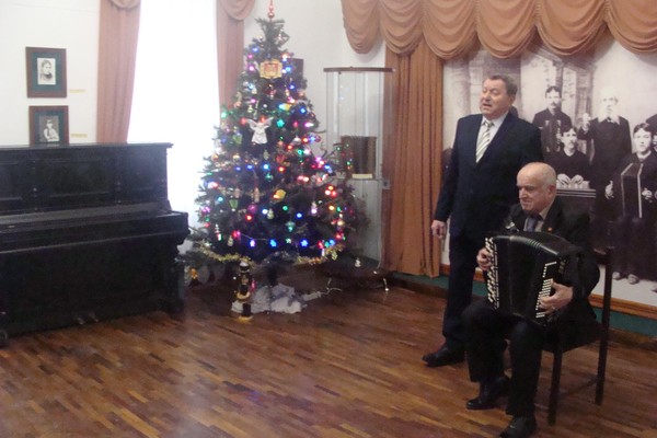 праздничная гостиная «Музыкальный серпантин»