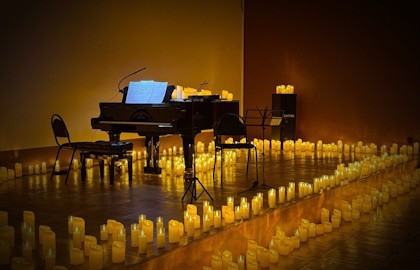 Новогодние хиты для тенора и рояля при свечах!