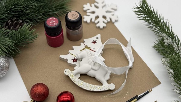 Новогодний мастер-класс по росписи ёлочных игрушек