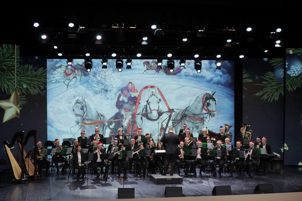 Концерт «Фанфары Новому году»