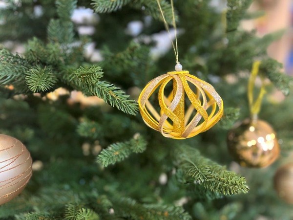 Мастер-класс «Ёлочная игрушка из фоамирана»