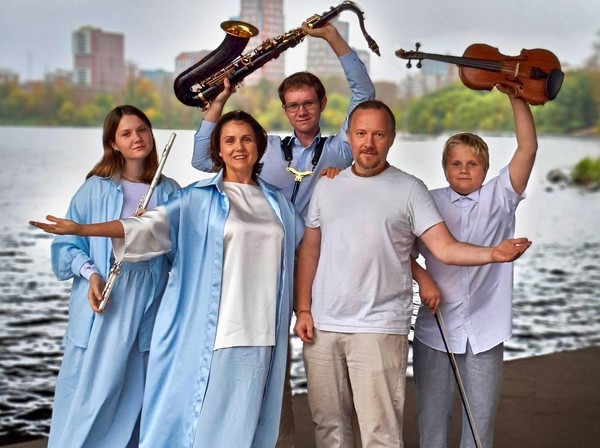 Концерт семейной группы «Расамрита» в Межнациональной библиотеке имени П.П. Бажова