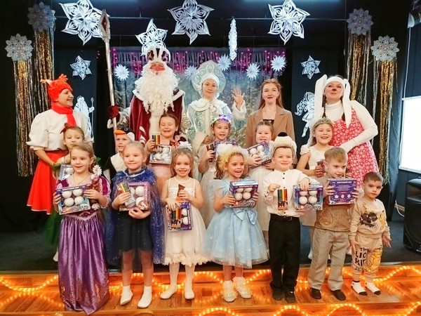 Новогодние утренники для малышей