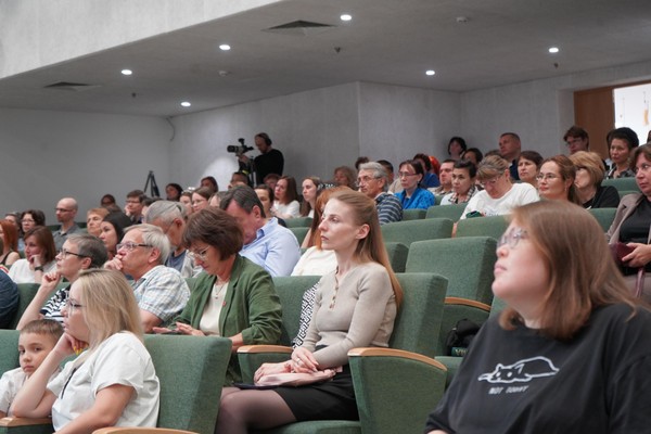 Премьерный показ документального фильма «Тернистый путь молодого поэта»