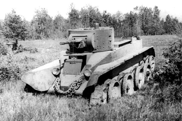 Тематическая беседа «Легкий колесно-гусеничный танк БТ-5»