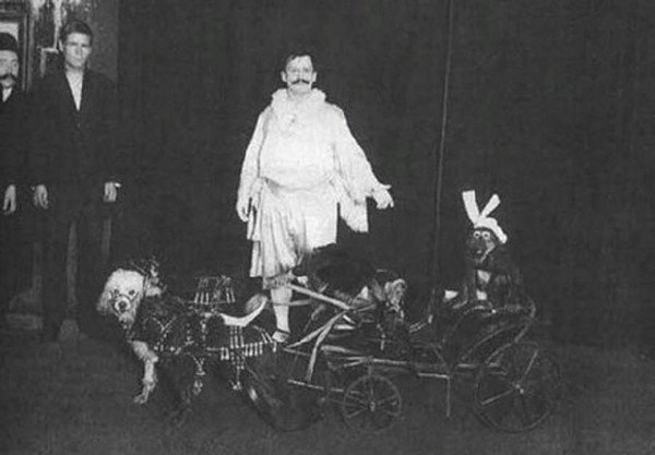 Тематическая беседа «Детство клоуна»