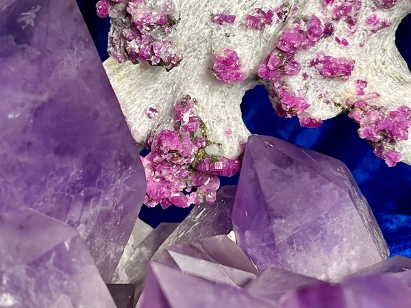 Выставочный проект «Симфония в камне»