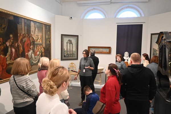 Экскурсия по выставке «Вечный капитал А. В. Мараевой»