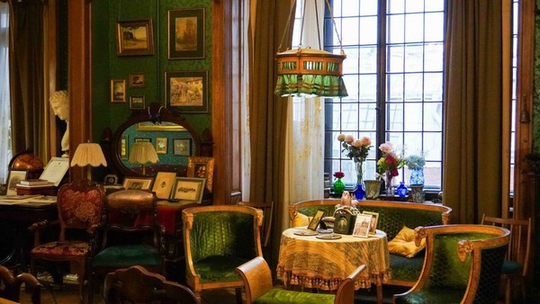 В гости к Бенуа: живая квартира на Васильевском